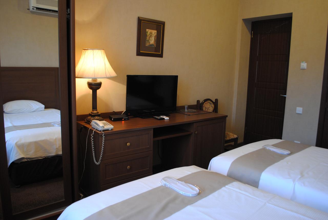 Hotel Sympatia Tbilisi Ngoại thất bức ảnh