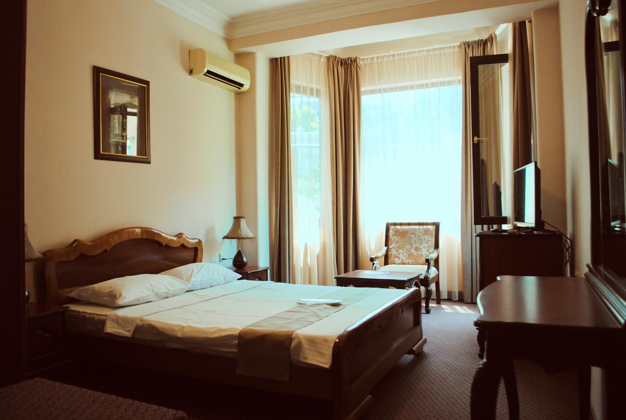 Hotel Sympatia Tbilisi Ngoại thất bức ảnh