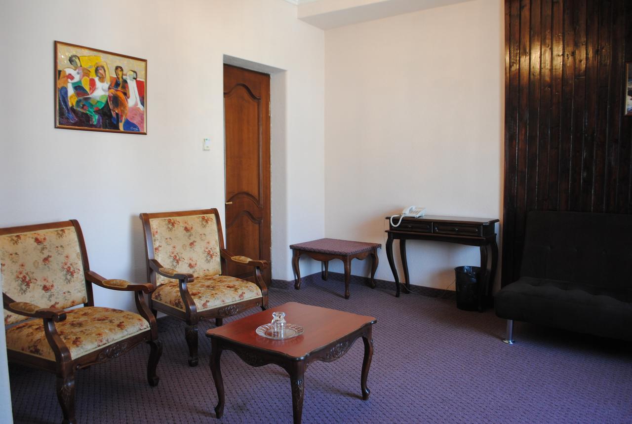 Hotel Sympatia Tbilisi Ngoại thất bức ảnh