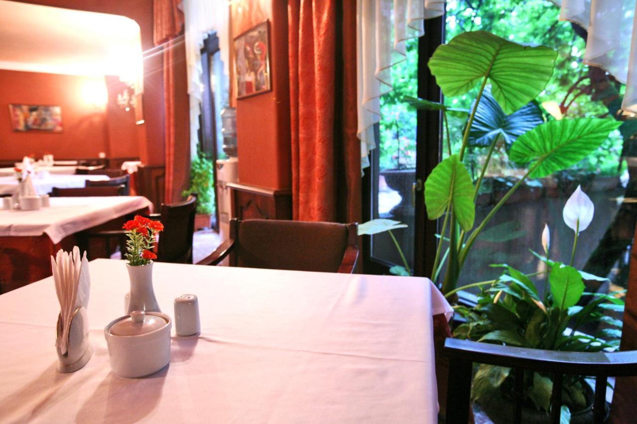 Hotel Sympatia Tbilisi Ngoại thất bức ảnh
